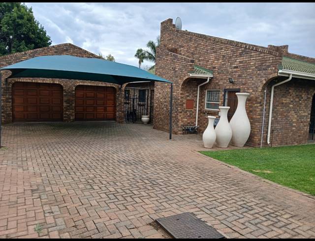 3 BEDROOM HOUSE FOR SALE IN BO-DORP